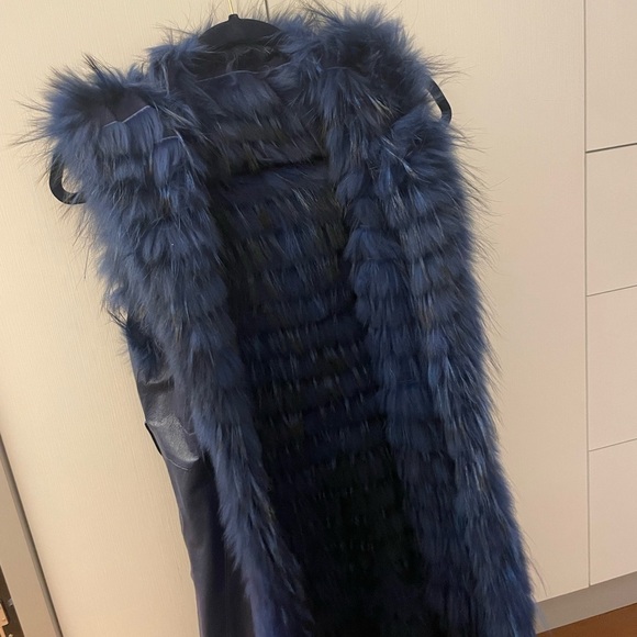 🔥SEND OFFERS🔥 BLUE reversible real fur and leather long vest​​ - Picture 8 of 10